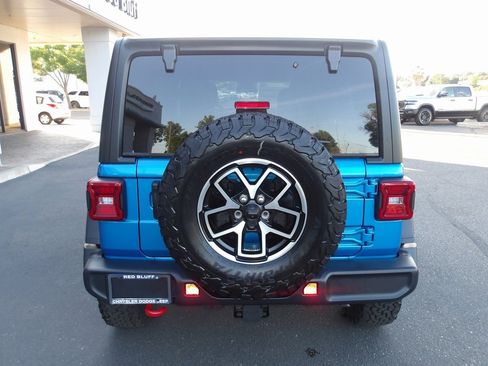 New 2025 Jeep Wrangler Unlimited Rubicon image 7