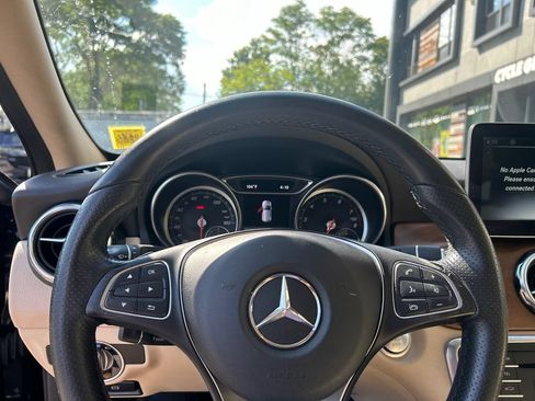 Used 2018 Mercedes-Benz GLA 250 4MATIC image 11