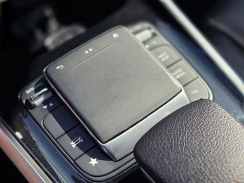 Used 2021 Mercedes-Benz GLB 250 GLB 250 w/ Premium Package image 31