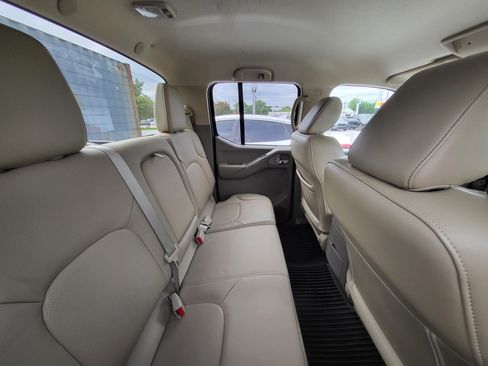 Used 2013 Nissan Frontier SL RWD image 9