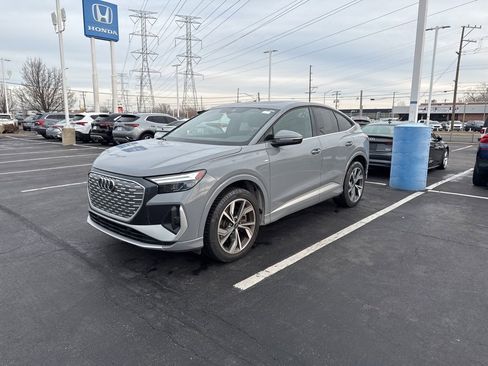 Used 2023 Audi Q4 e-tron Premium image 2