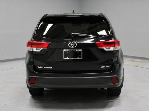 Used 2018 Toyota Highlander SE AWD/4WD image 11
