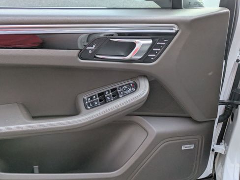 Used 2020 Porsche Macan S image 14