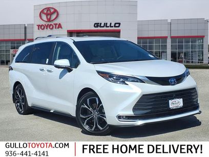 Used 2025 Toyota Sienna Platinum