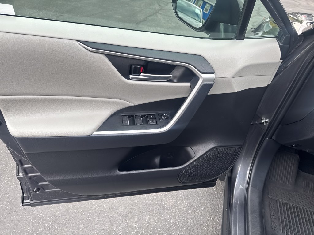 Certified 2024 Toyota RAV4 XLE AWD/4WD image 10