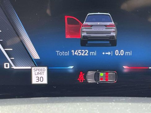 Used 2025 BMW X7 M60i w/ Executive Package image 30