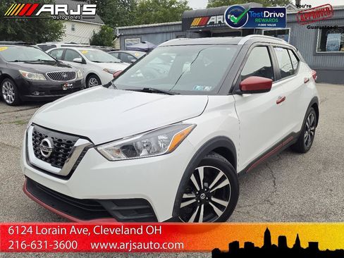 Used 2018 Nissan Kicks SV FWD image 1