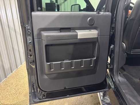 Used 2016 Ford F250 Lariat w/ Lariat Interior Package image 23