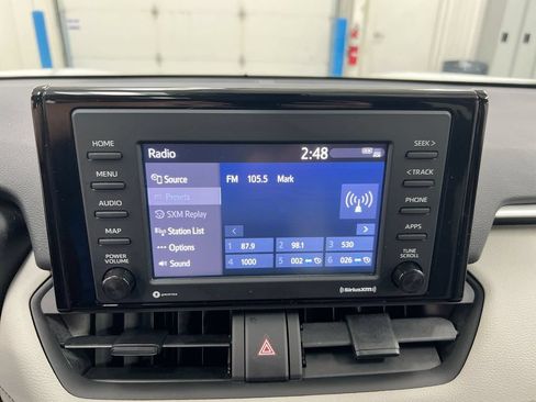 Used 2022 Toyota RAV4 XLE w/ Convenience Package AWD/4WD image 14