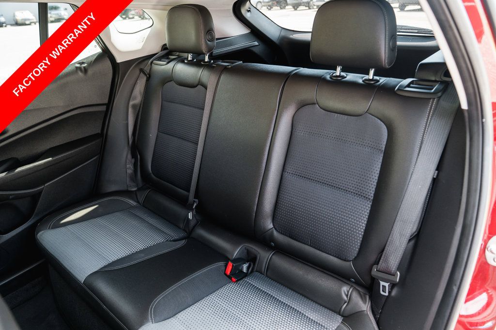 Used 2025 Chevrolet Trax LT FWD image 26