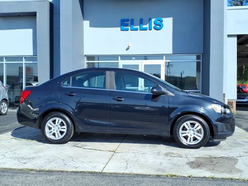Used 2014 Chevrolet Sonic LT FWD image 2