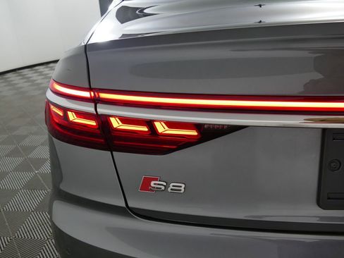Used 2020 Audi S8 L w/ S8 Executive Package AWD/4WD image 2