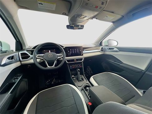 New 2025 Volkswagen Taos SE image 22