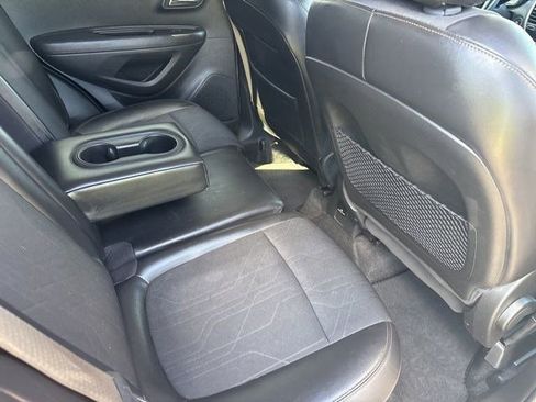 Used 2018 Chevrolet Trax LT w/ LT Convenience Package image 33