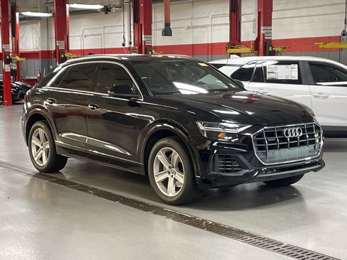 Used 2019 Audi Q8 Premium w/ Convenience Package image 2