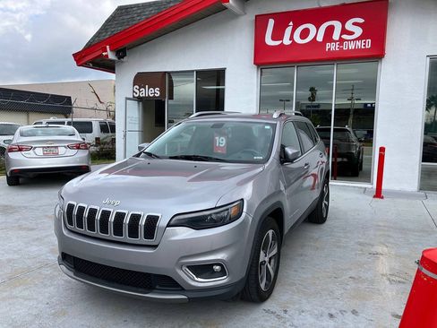 Used 2019 Jeep Cherokee Limited FWD image 21