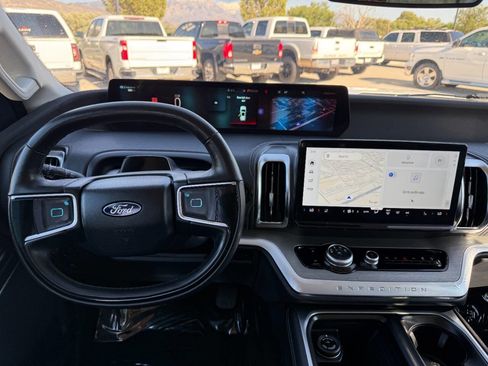 Used 2025 Ford Expedition Max Platinum AWD/4WD image 40