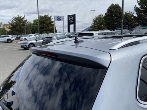 Certified 2023 Volkswagen Tiguan SE w/ Panoramic Sunroof Package FWD image 26