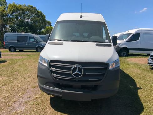 Used 2024 Mercedes-Benz Sprinter 2500 image 20