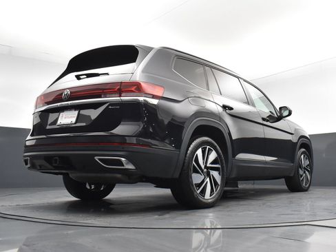 Used 2024 Volkswagen Atlas SE AWD/4WD image 21