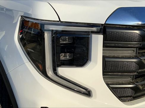 Used 2025 GMC Sierra 1500 Pro w/ Trailering Package RWD image 12