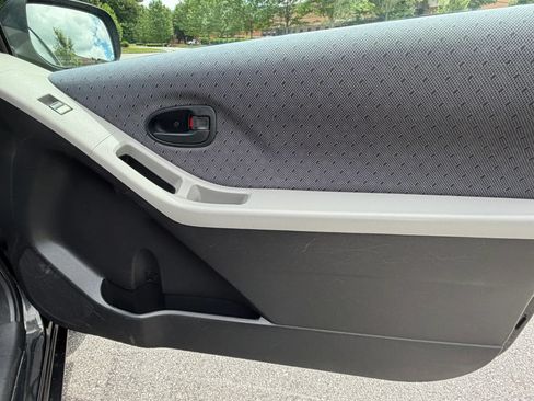 Used 2010 Toyota Yaris 2-Door Hatchback FWD image 21
