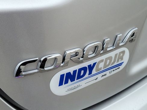 Used 2022 Toyota Corolla LE image 8