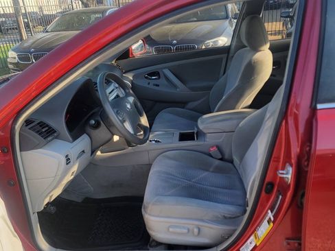 Used 2010 Toyota Camry LE FWD image 20