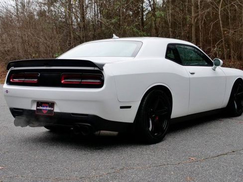 Used 2020 Dodge Challenger SRT Hellcat w/ Plus Package image 25