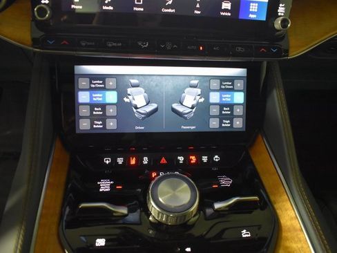 Used 2022 Jeep Grand Wagoneer Series II w/ Convenience Group III image 28