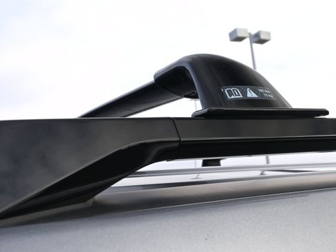 Used 2023 Nissan Pathfinder SV image 12