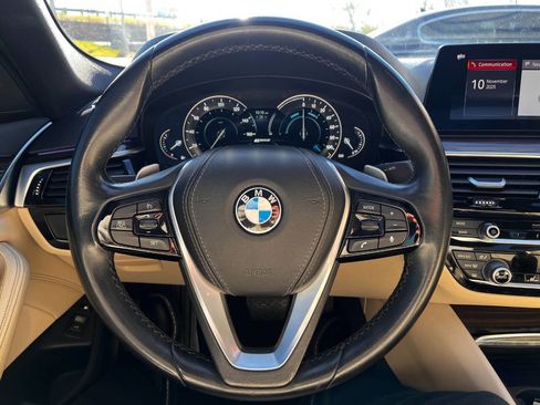 Used 2019 BMW 530e w/ Convenience Package image 10