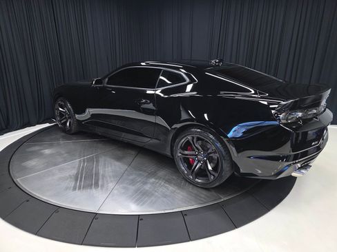 Used 2022 Chevrolet Camaro SS RWD image 11