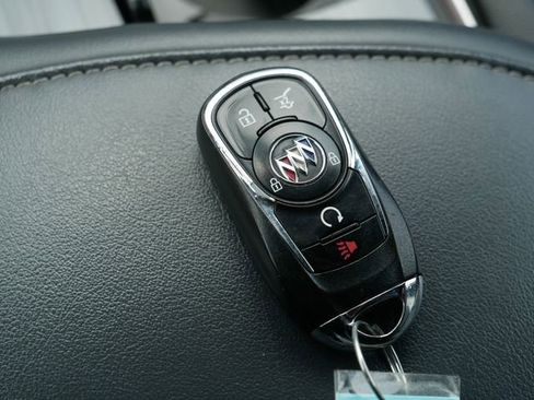 Used 2024 Buick Enclave Premium image 38