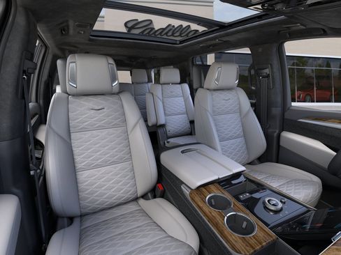 New 2026 Cadillac Escalade ESV Platinum Sport w/ LPO, Floor Liner Package AWD/4WD image 16