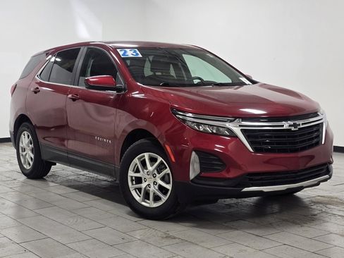 Used 2023 Chevrolet Equinox LT image 2