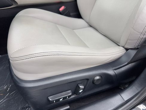 Used 2016 Lexus IS 200t w/ Navigation System Package image 36