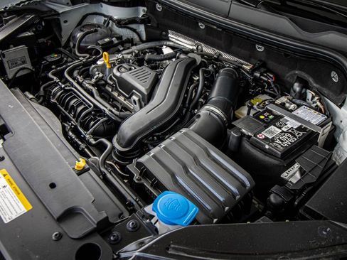 New 2026 Volkswagen Taos SEL image 11