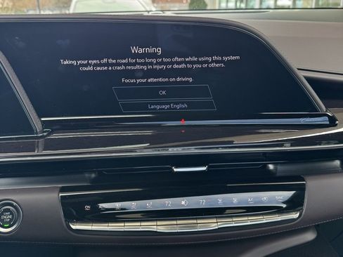 Certified 2022 Cadillac Escalade Premium Luxury Platinum w/ LPO, Radiant Package image 17