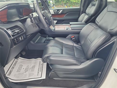 Certified 2024 Lincoln Navigator Reserve AWD/4WD image 12
