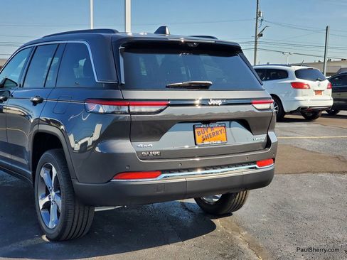 New 2025 Jeep Grand Cherokee Limited w/ Luxury Tech Group II image 11