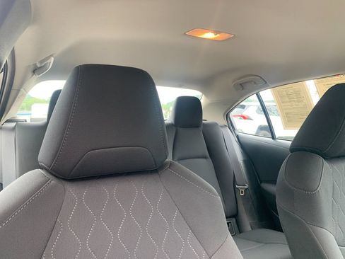 Used 2021 Toyota Corolla LE FWD image 18