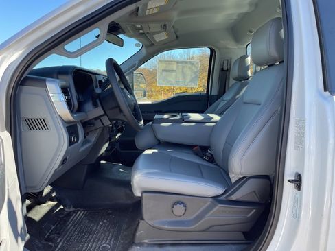 New 2024 Ford F550 4x4 Regular Cab Super Duty image 9