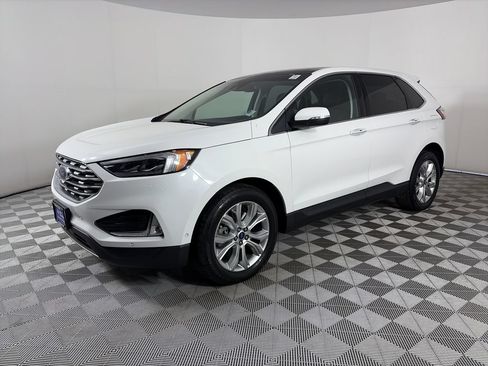Certified 2020 Ford Edge Titanium w/ Equipment Group 301A AWD/4WD image 3