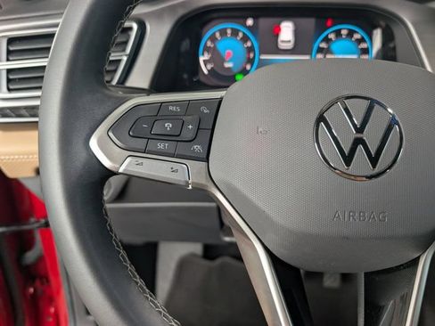 Used 2024 Volkswagen Atlas Cross Sport SE w/ Panoramic Sunroof Package FWD image 13