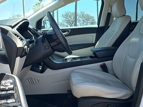 Used 2020 Ford Edge Titanium FWD image 20