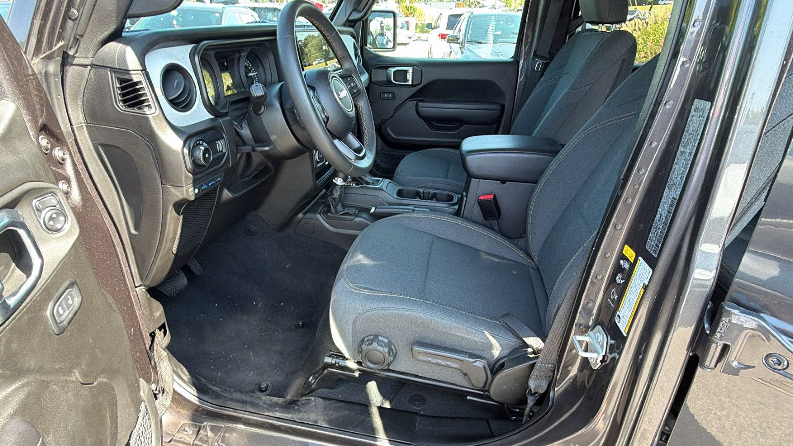 Used 2024 Jeep Wrangler Unlimited AWD/4WD image 16