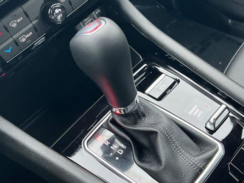 New 2026 Jeep Compass Latitude AWD/4WD image 17