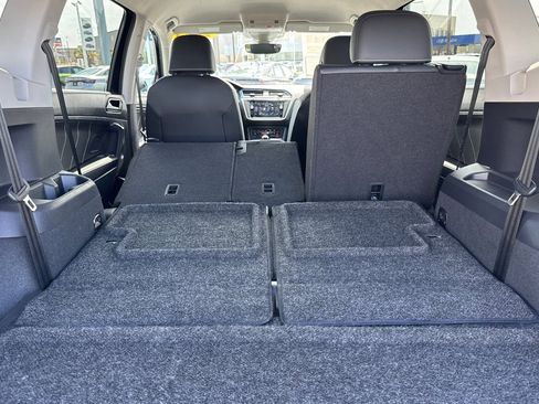 Certified 2023 Volkswagen Tiguan SE FWD image 16