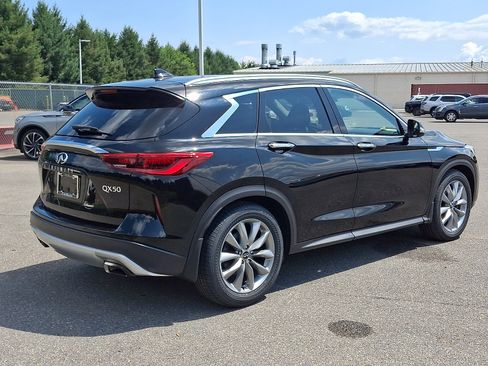 Used 2019 INFINITI QX50 Luxe w/ Navigation Package AWD/4WD image 2